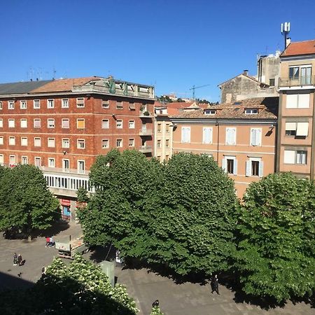 Roma Rooms Ancona Bagian luar foto